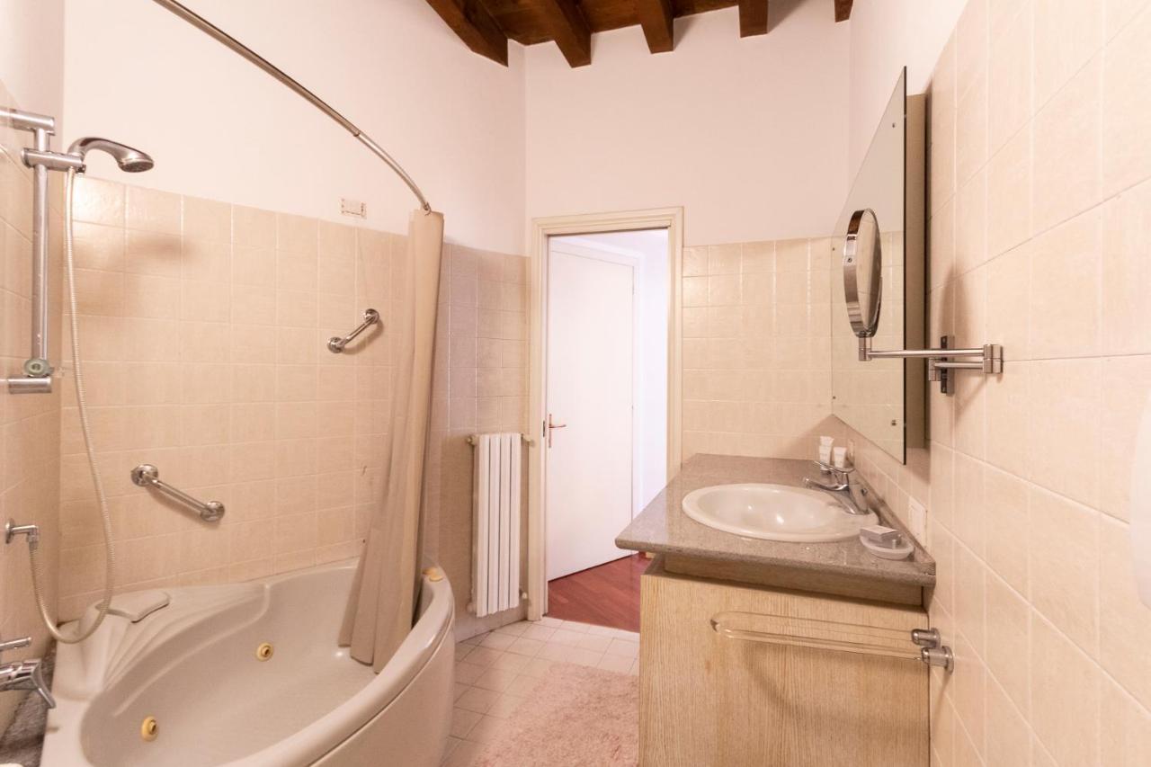 Anfiteatro Apartment In Brera Milán Exterior foto
