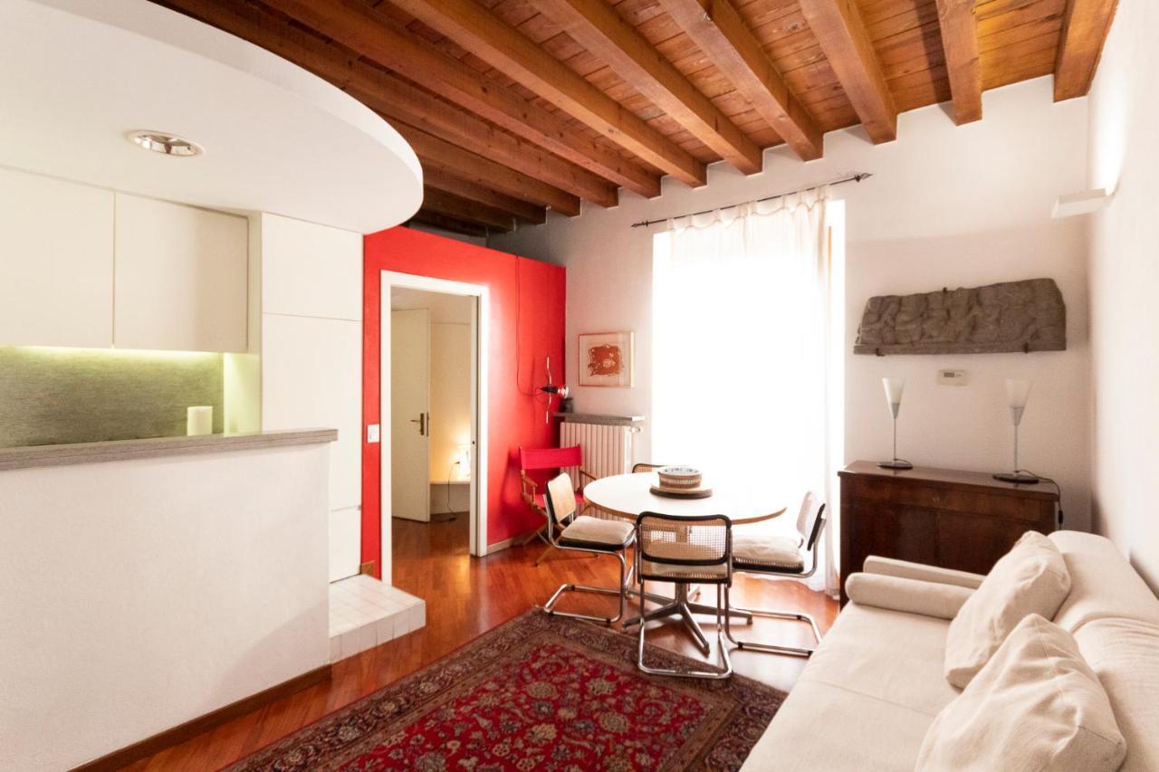 Anfiteatro Apartment In Brera Milán Exterior foto