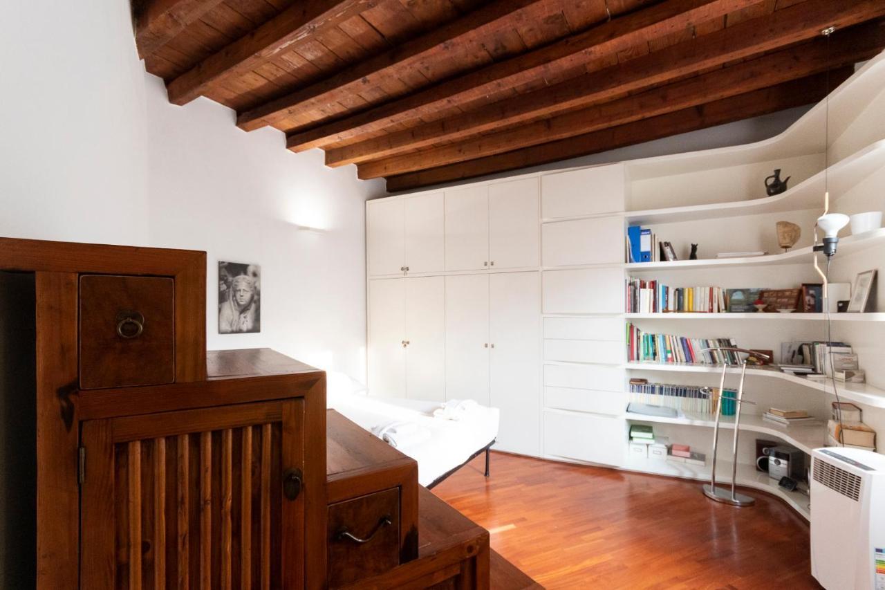 Anfiteatro Apartment In Brera Milán Exterior foto