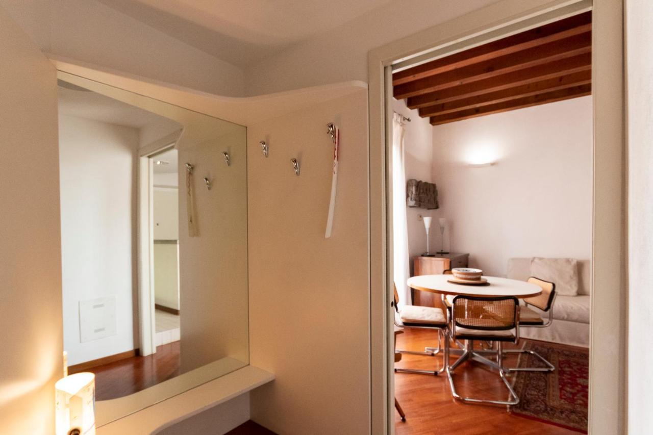 Anfiteatro Apartment In Brera Milán Exterior foto